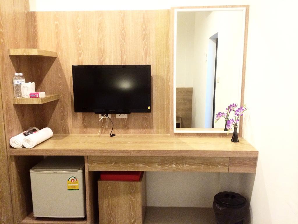 Phuthara Hostel Пхукет Номер фото