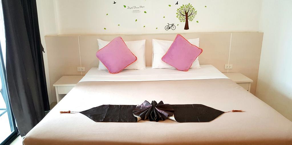 Phuthara Hostel Пхукет Экстерьер фото