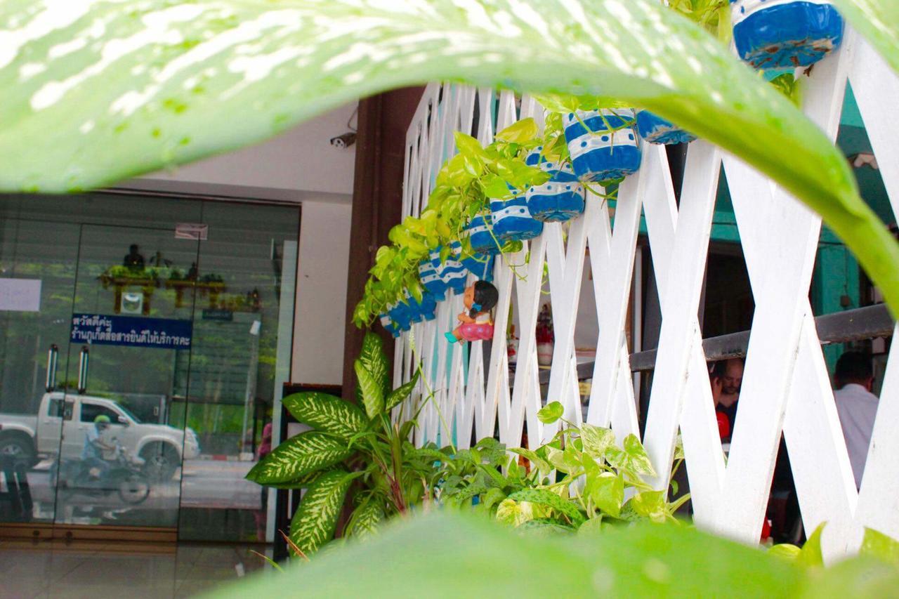 Phuthara Hostel Пхукет Экстерьер фото