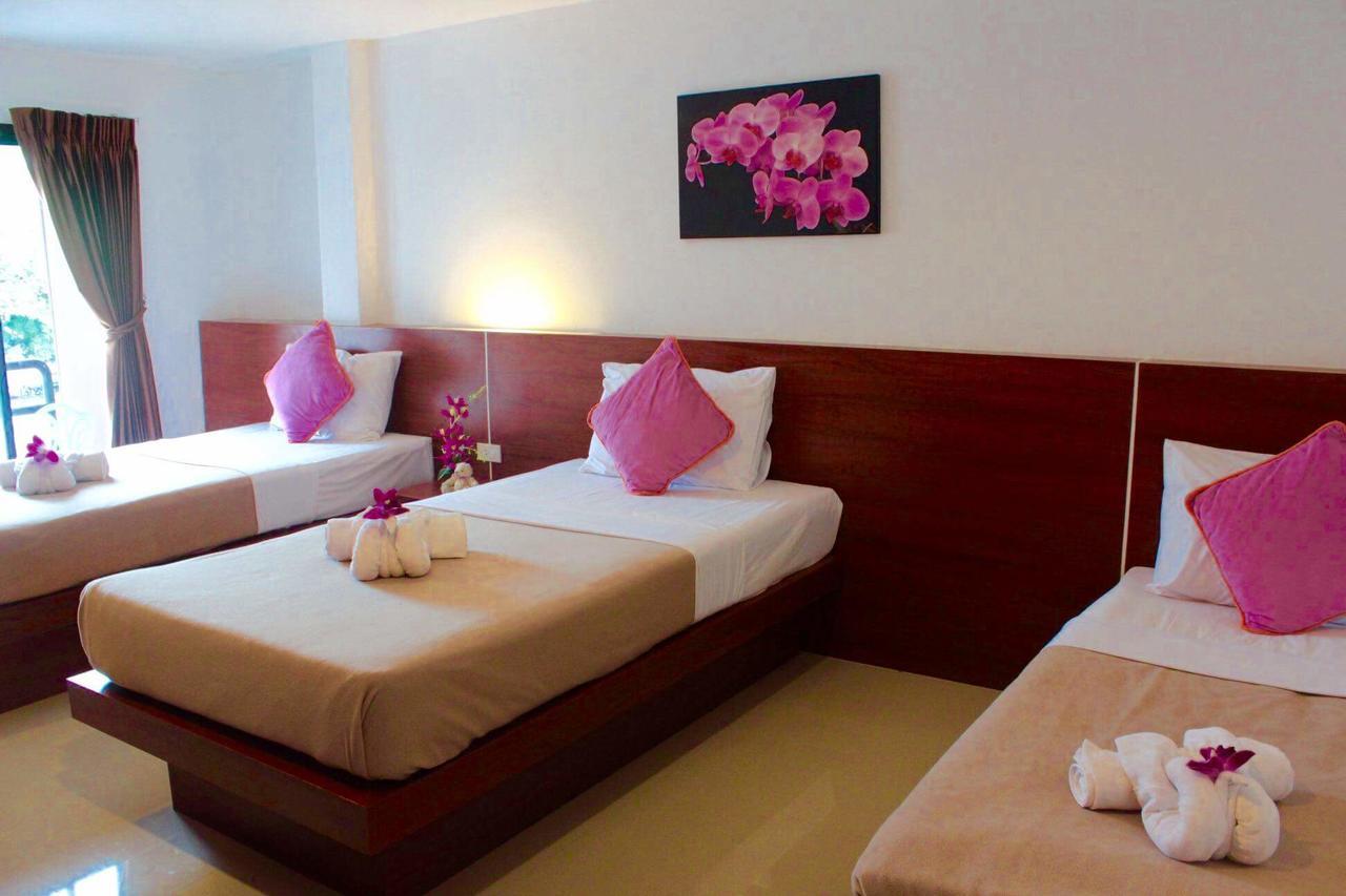 Phuthara Hostel Пхукет Экстерьер фото
