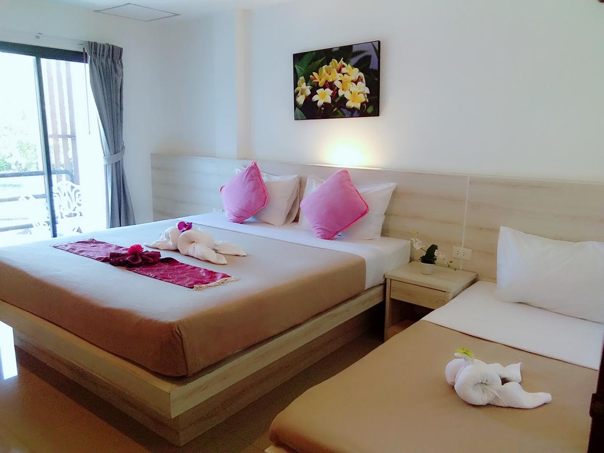 Phuthara Hostel Пхукет Экстерьер фото