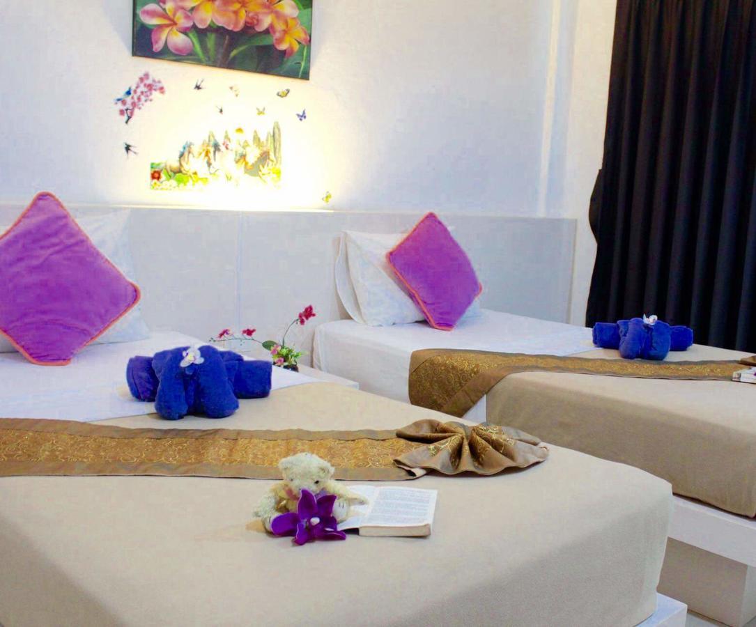Phuthara Hostel Пхукет Экстерьер фото