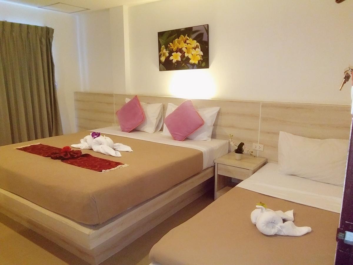 Phuthara Hostel Пхукет Экстерьер фото