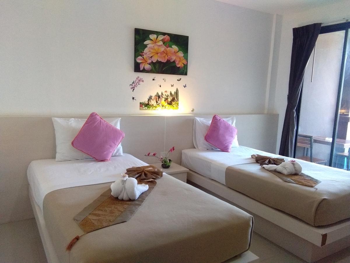 Phuthara Hostel Пхукет Экстерьер фото